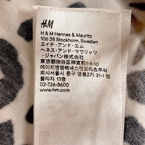 H&M Women’s Zebra Print Skirt | Loose Fitting, Elastic Waistband - Picture 3 of 3